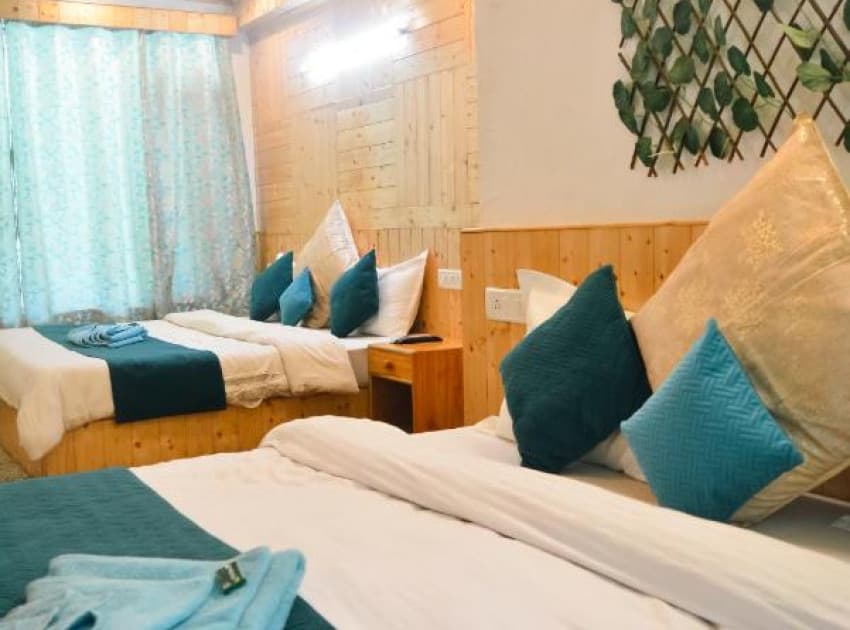 Book Deluxe Family Suite room in Manali