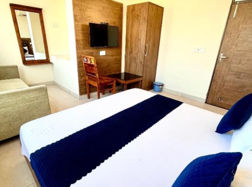 Book Double Room room in Chandigarh