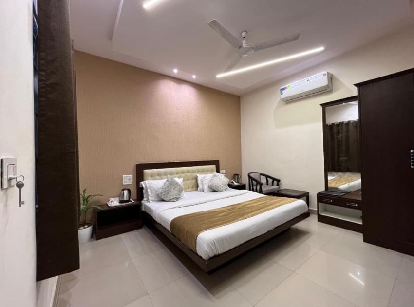 Book Deluxe Room room in Chandigarh