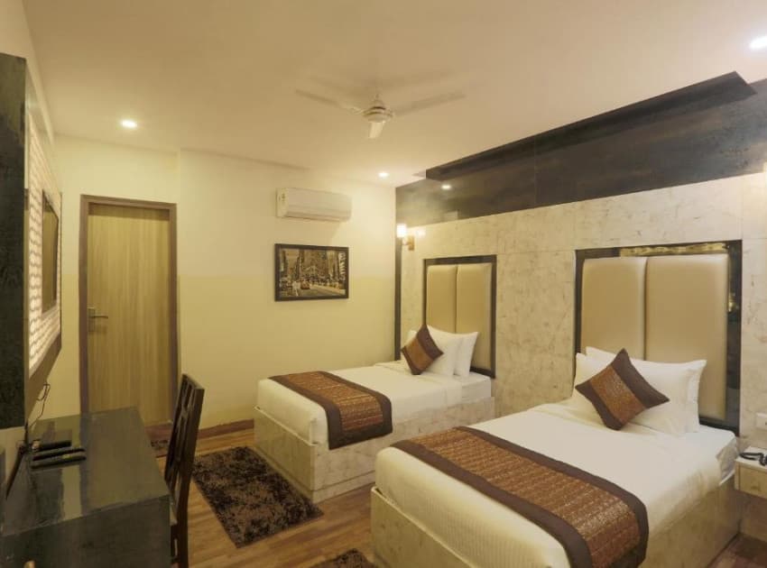 Book Deluxe Quadruple Room room in Delhi