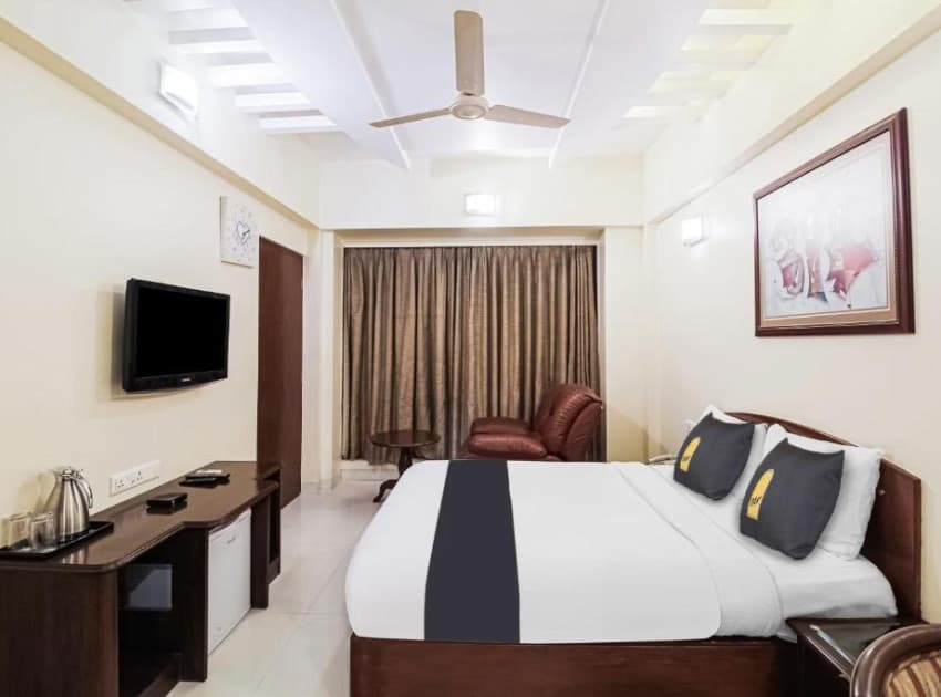 Book Superior Double Room room in Delhi