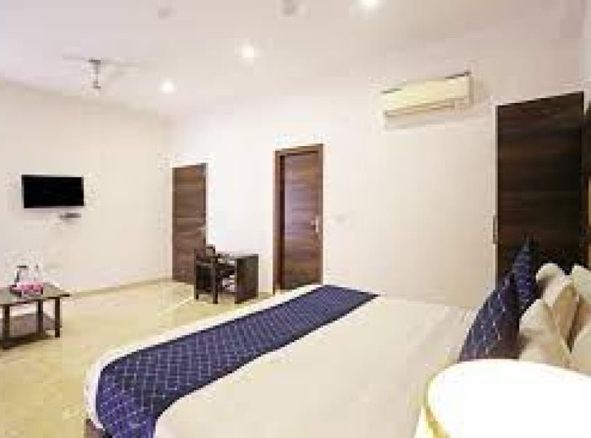 Book Super Deluxe Room room in Delhi