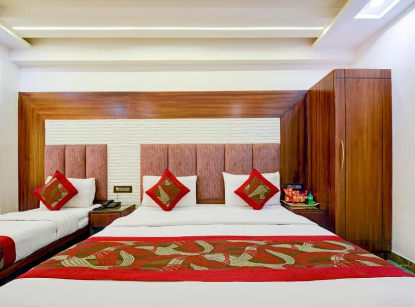 Book Deluxe Double Room room in Delhi