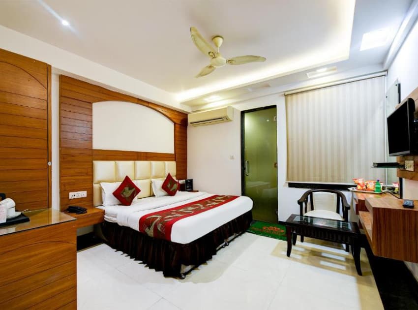 Book Family Suite room in Delhi