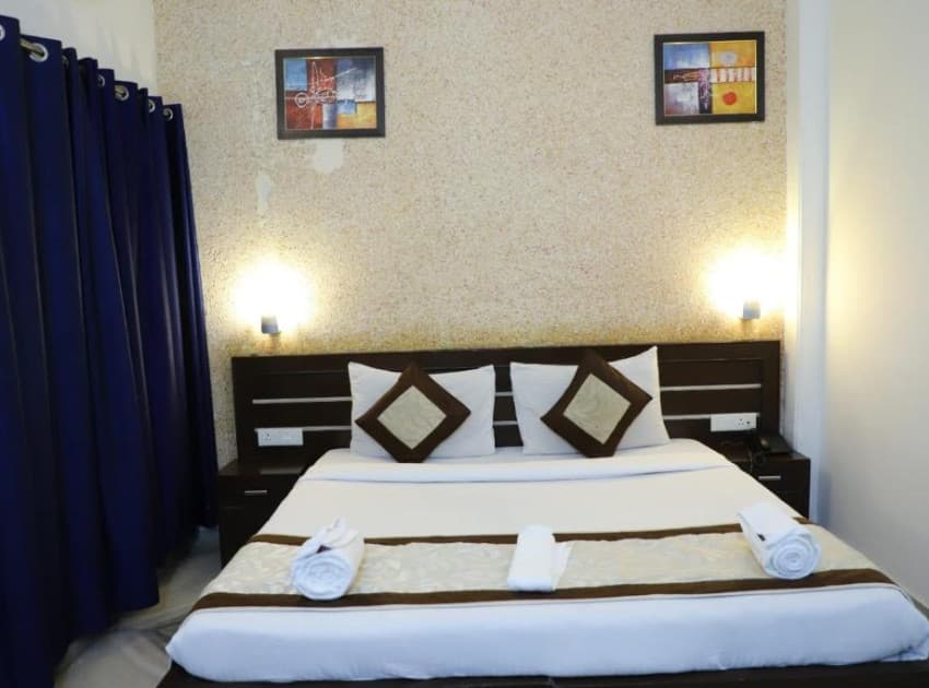 Book Double Bed Deluxe Room room in Agra