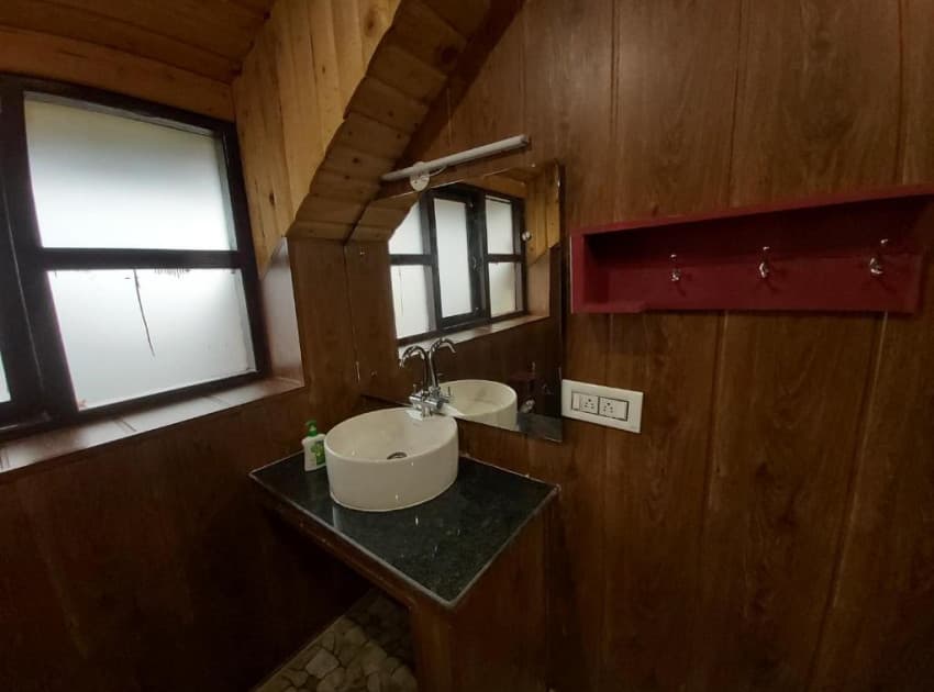 Book King Room with Garden View room in Dharmashala