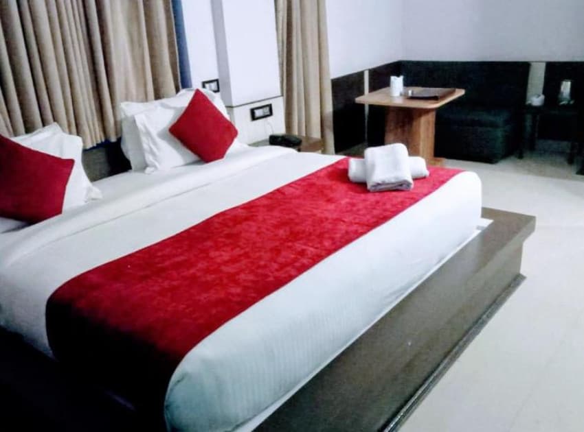 Book King Room with Mountain View room in Dharmashala