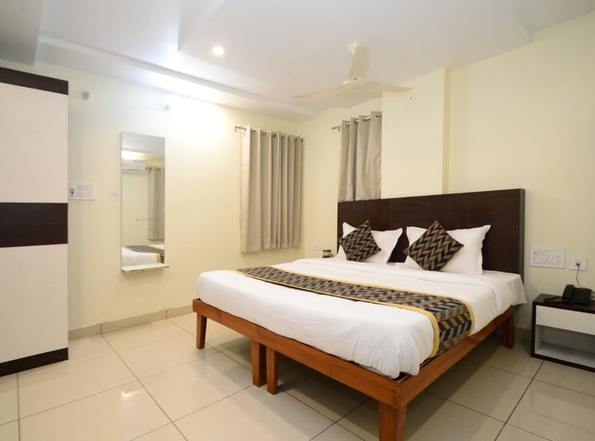 Book Deluxe Room room in Jaipur