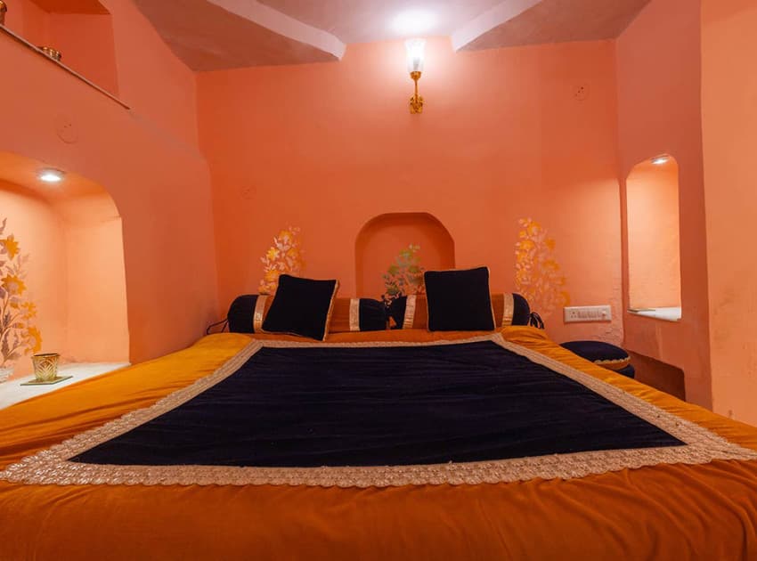 Book Deluxe Room room in Jaipur