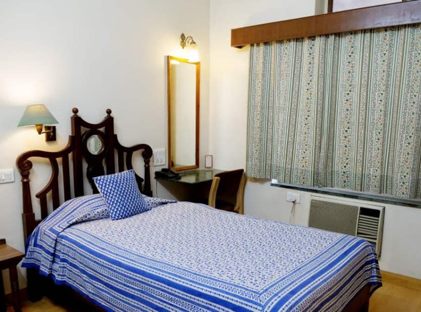 Book Economy Single Room room in Jaipur