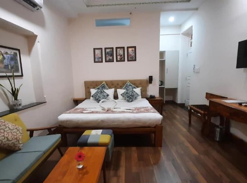 Book King Room with Lake View room in Jodhpur