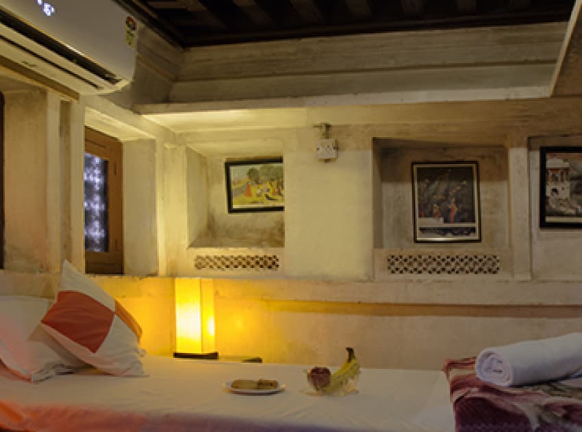 Book Single Room with Balcony room in Jodhpur