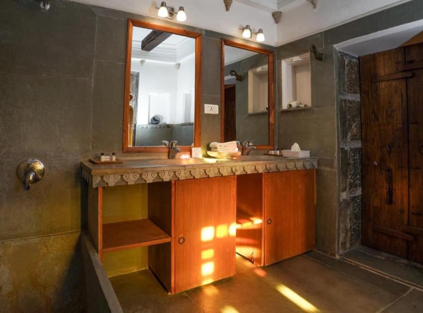 Book Junior Suite room in Udaipur