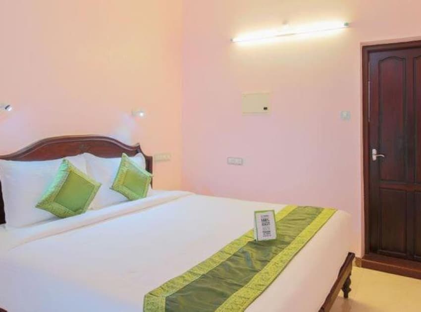 Book Deluxe Room Non Ac room in Kovalam