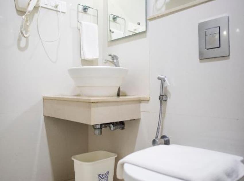 Book Jungle Lodge Room room in Thekkady