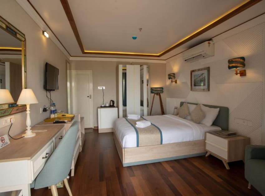 Book Deluxe Double Room room in Kannur