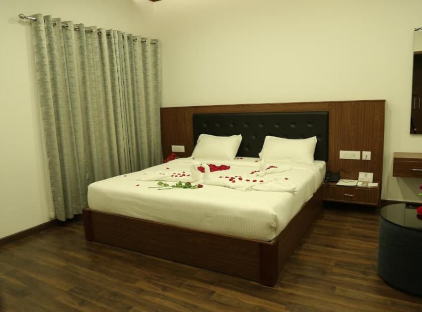 Book Deluxe Double Room room in Palakkad