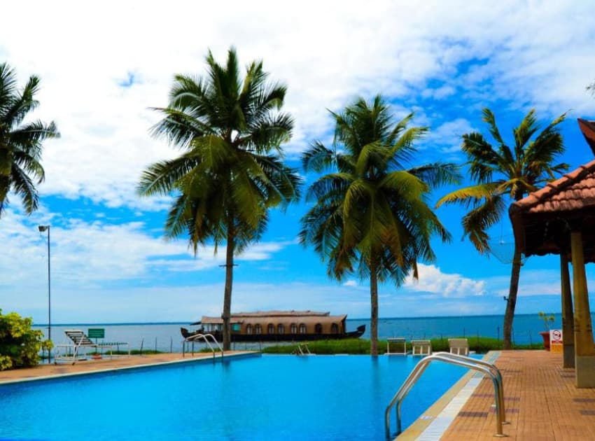 Book Premium Heritage Villa room in Kumarakom