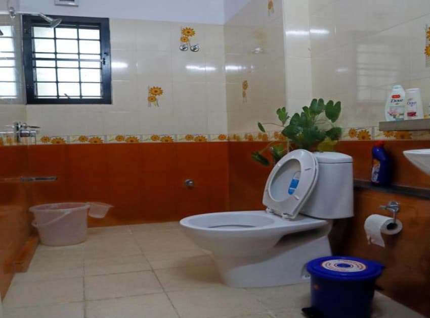 Book Standard Apartment room in Kottayam