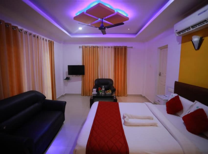 Book Standard Rooms room in Athirapally