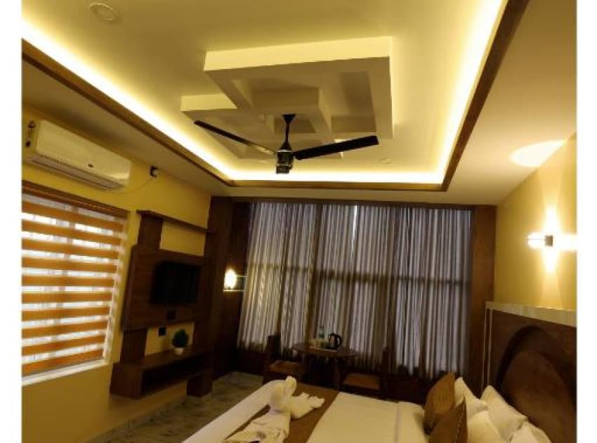 Book Premium Suites room in Athirapally