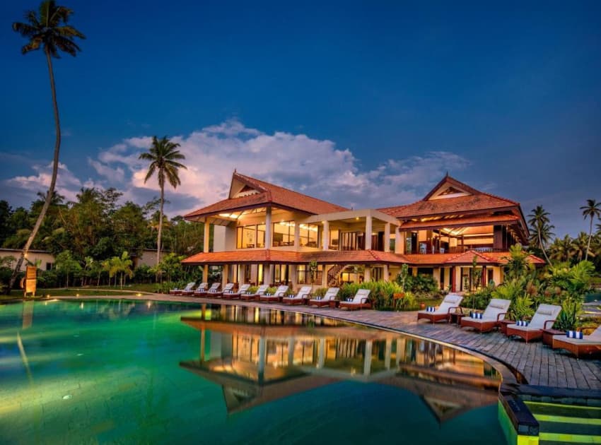 Book Superior Room / Superior Lake View Villa room in Kumarakom