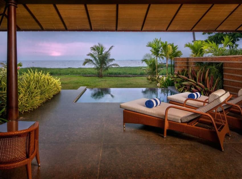 Book Luxury Private Pool Villa - Garden View room in Kumarakom