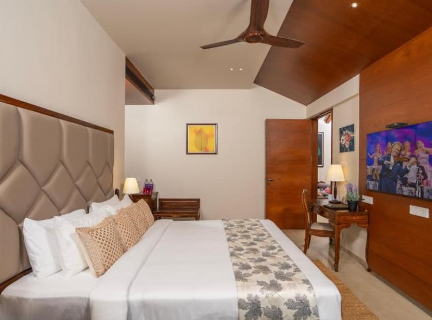Book Lakeview Suite Room room in Alappuzha