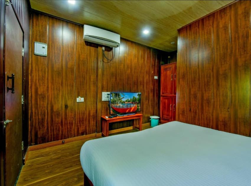 Book Bamboo Lake View Cottage room in Poovar