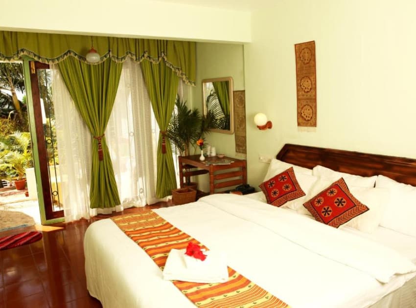 Book Deluxe Sea Facing Single A/C Room room in Kovalam