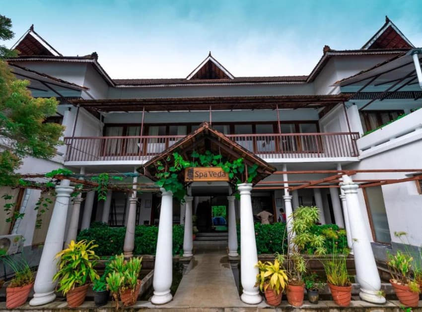 Book Lake View Terrace Suites room in Kumarakom