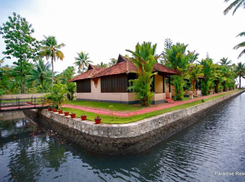 Book LAKE VIEW room in Kumarakom