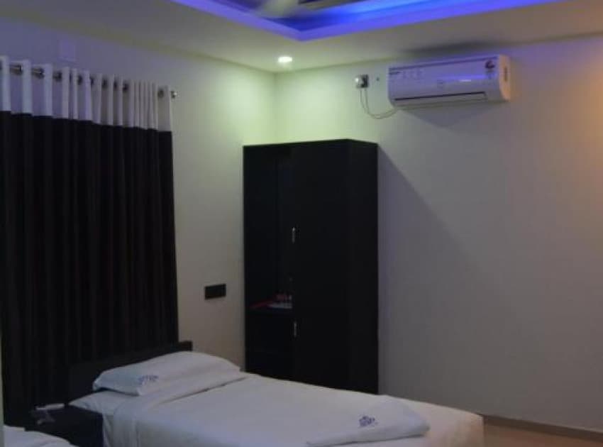 Book Deluxe King Studio room in Palakkad