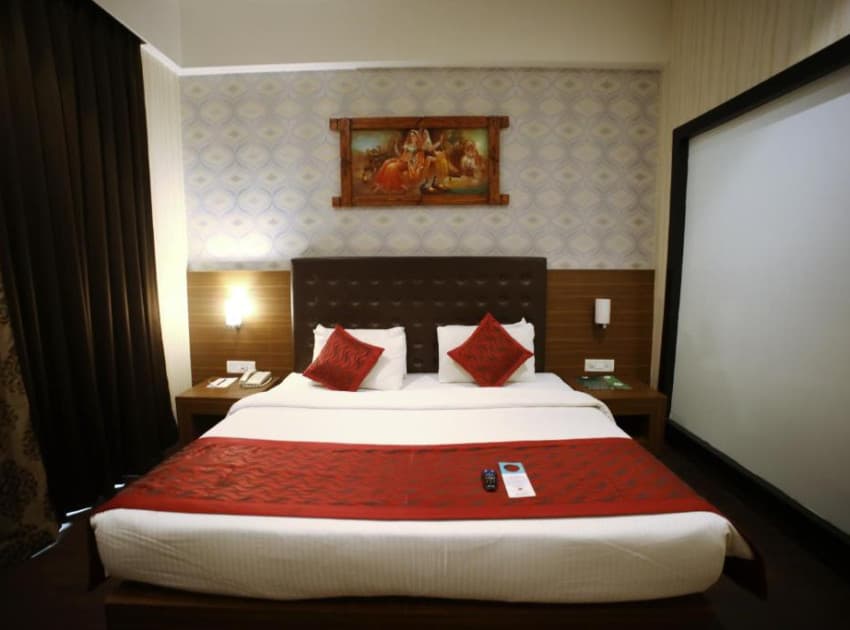 Book Super Deluxe Room King Bed room in Thane