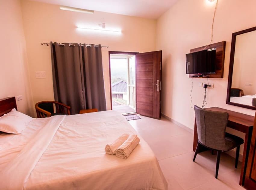Book Deluxe Double Room with Balcony room in Vagamon