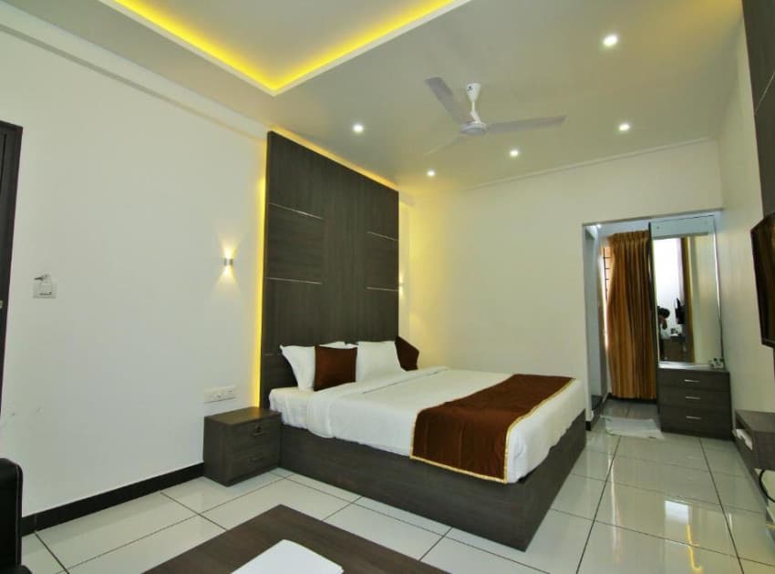 Book Double Room with Mountain View room in Vagamon