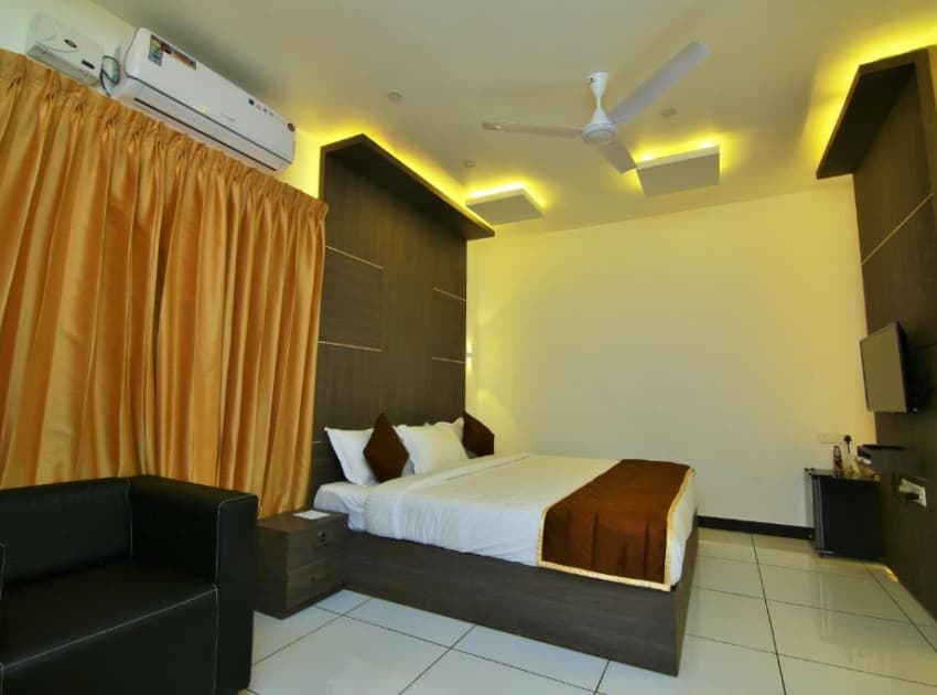 Book Double Room with Mountain View room in Vagamon