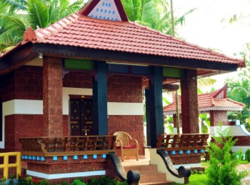 Book Lake View Deluxe AC room in Alappuzha