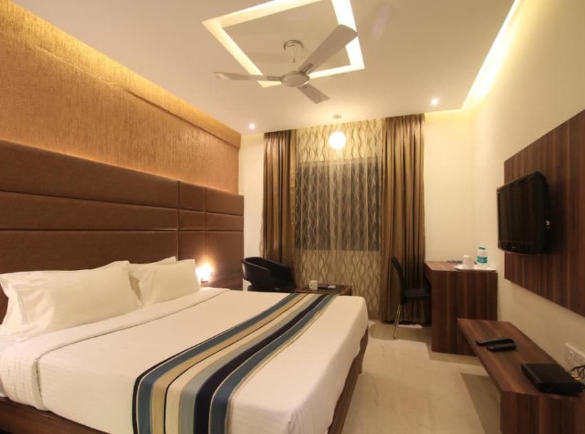 Book Standard Single Room room in Mysore