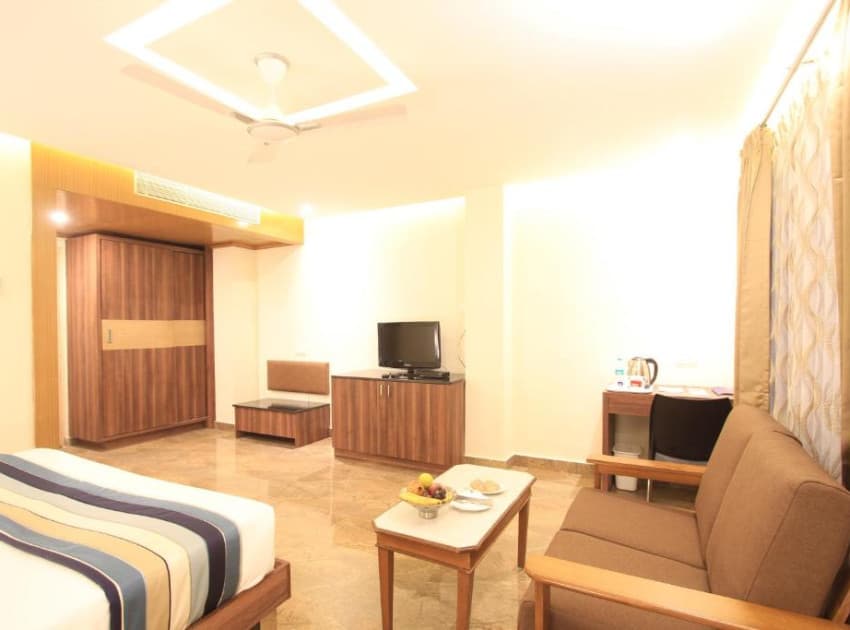 Book Deluxe Single Room room in Mysore