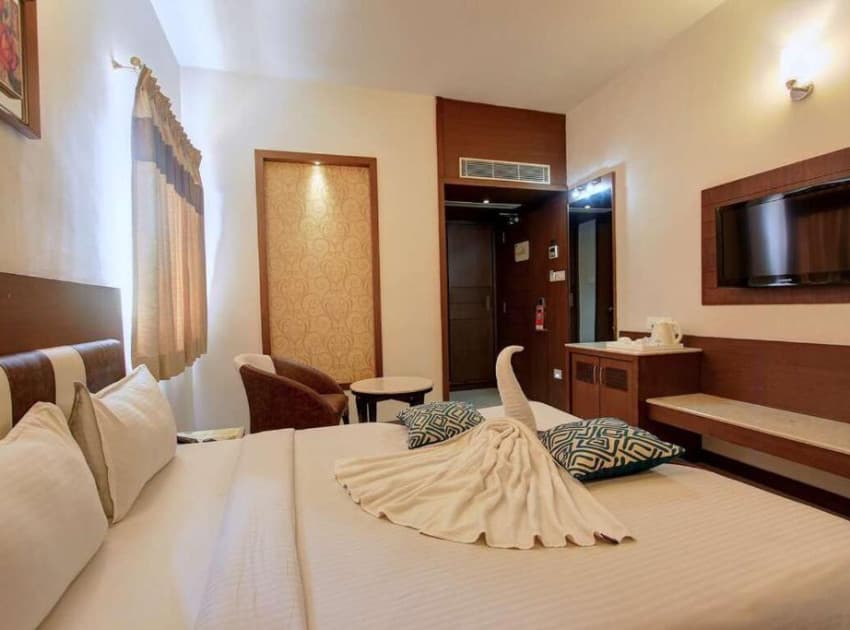 Book Prince Grand Single room in Coimbatore