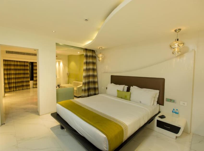 Book Premium Single Occupancy room in Coimbatore