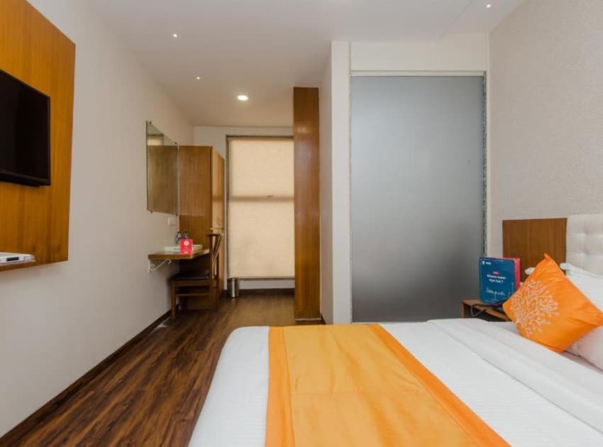 Book Deluxe Room room in Mumbai