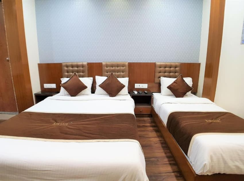 Book Triple Room room in Mumbai