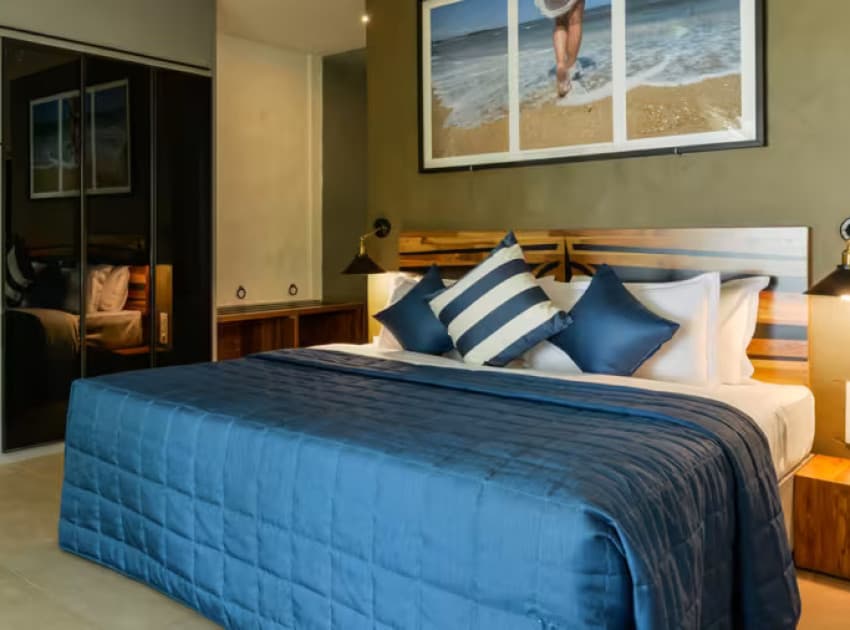 Book S Cabin room in Karwar