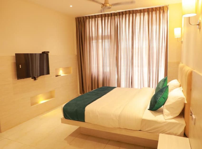 Book DELUXE  DOUBLE ROOMS room in Kanyakumari