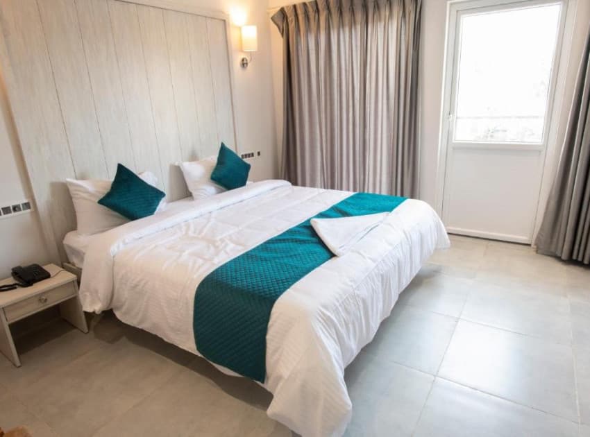 Book DELUXE  TRIPLE ROOMS room in Kanyakumari