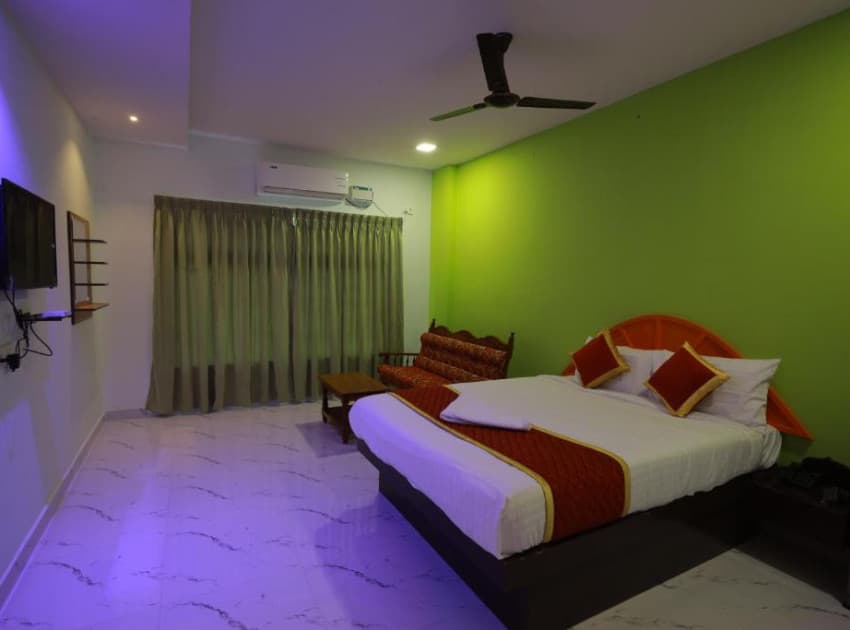 Book Deluxe Triple Room room in Kanyakumari