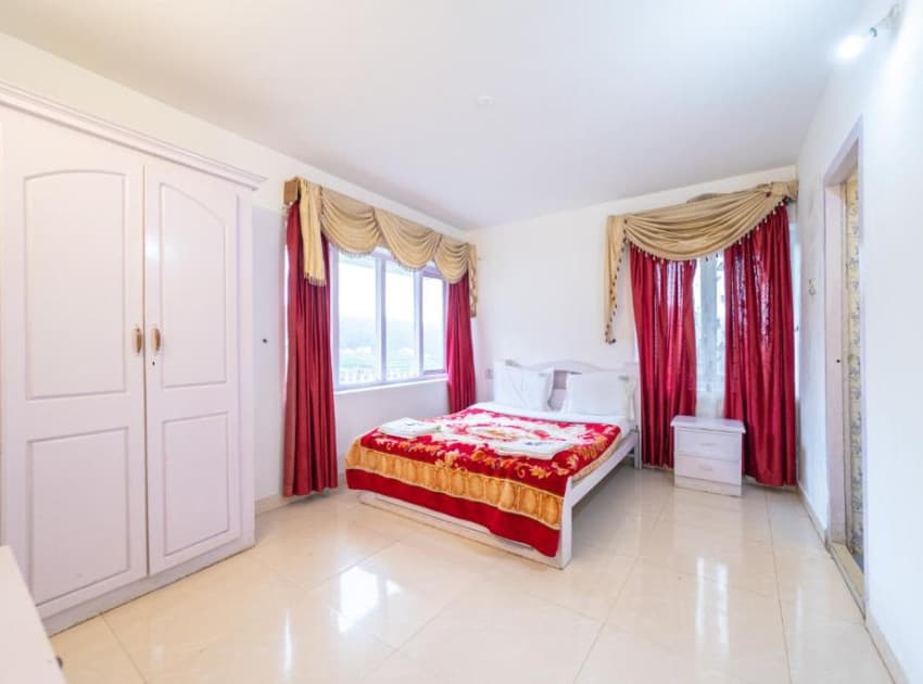 Book ONE BEDROOM STANDARD room in Ooty