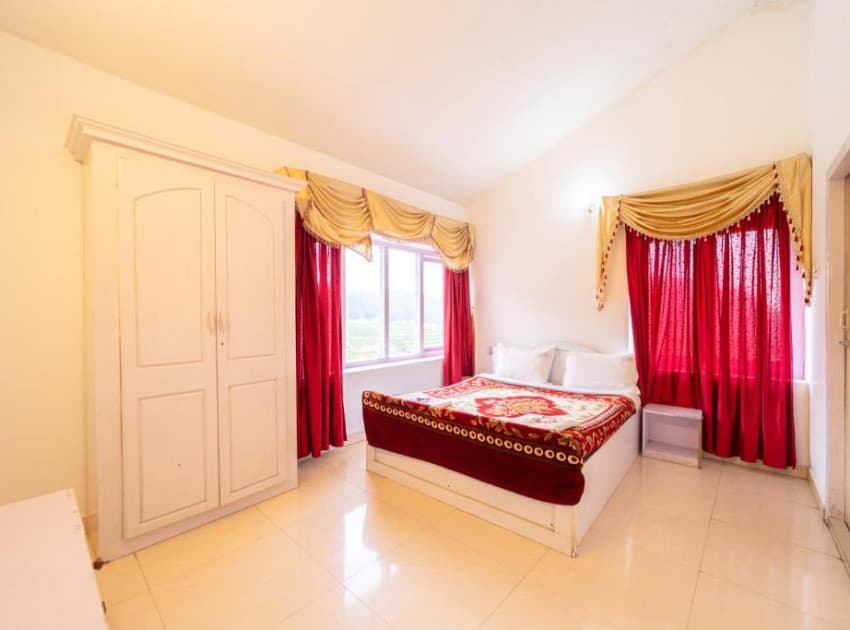 Book THREE BEDROOM DELUXE room in Ooty